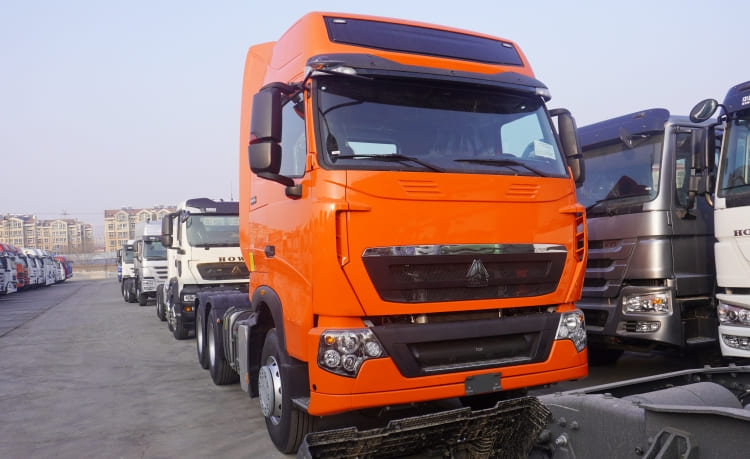 Howo Sinotruk Trucks Tractor Trailer T7H 440 for Sale in Guinea