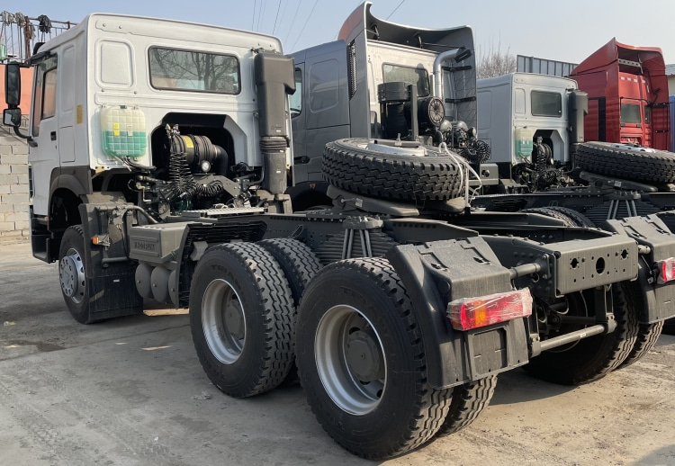 Sinotruk Howo 6x4 Tractor Truck in Guinea | Howo Sinotruk 371 Price