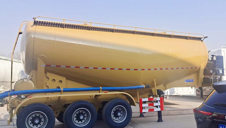 3 Axle Bulk Powder Tanker Trailer for Sale in Guinea