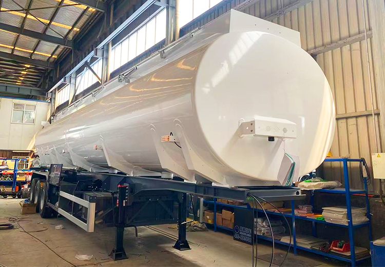 3 Axle Road Fuel Tanker for Sale in Guinea