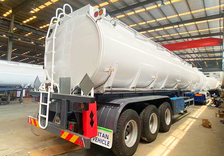 3 Axle Road Fuel Tanker for Sale in Guinea