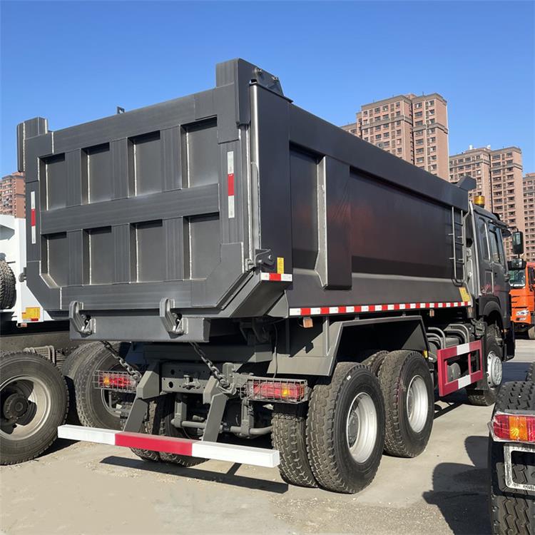 U Shape Rear Dump Truck